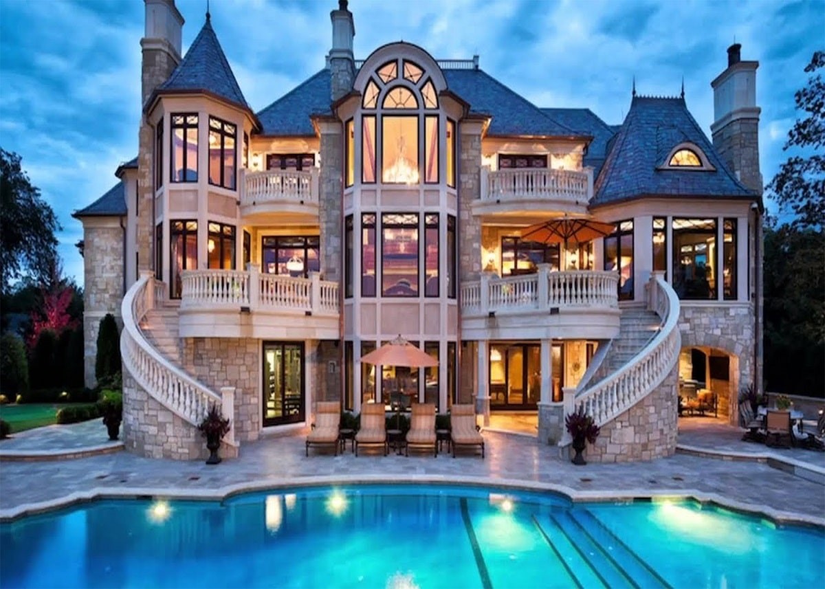 کامرانیه بهتر است یا نیاوران؟